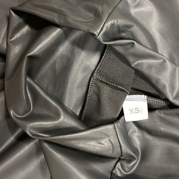 Faux leather leggings, XS Black - Picture 5 of 6